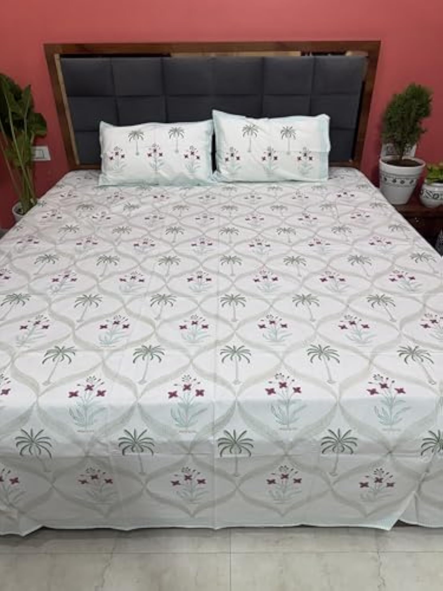 Hand Block VANIKA Palm 240 TC Cotton Queen Size Bedsheet